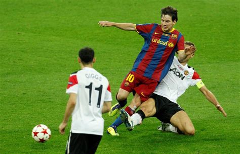 Man United Nemanja Vidics Tackle On Lionel Messi In 2011 Was Perfect