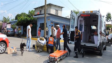 Mujer Herida Al Caer De La Motocicleta Youtube