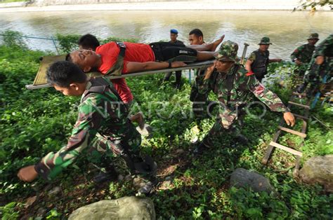 Simulasi Penanggulangan Bencana Antara Foto