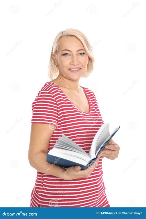 Livro De Leitura Superior Da Mulher No Branco Foto De Stock Imagem De