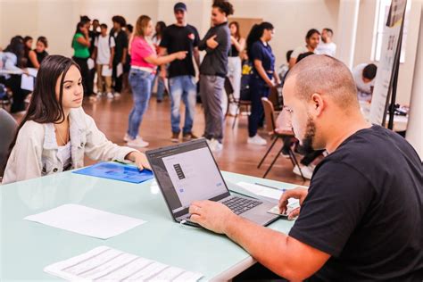 3 Feirão de Estágio na Prefeitura de Ferraz lota auditório mais de