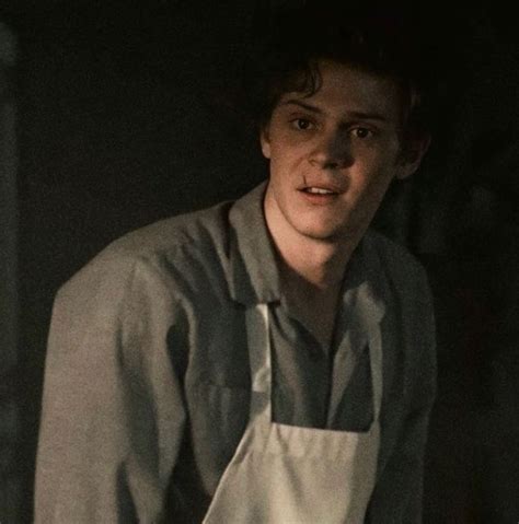 Pin By I Stole Time On American Horror Story Evan Peters Evan Peters