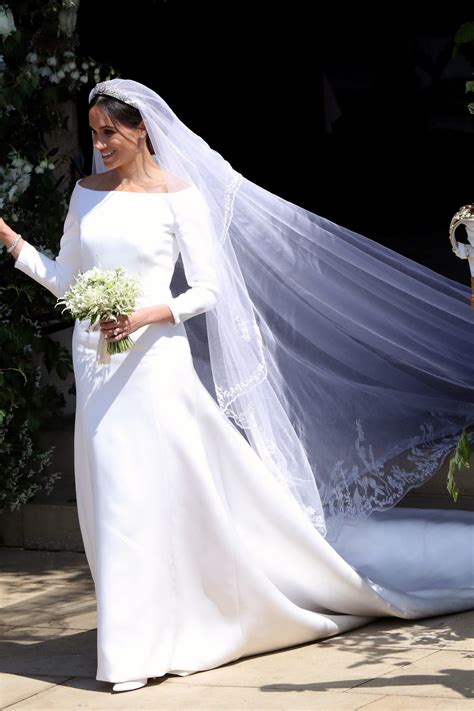 Comment Meghan Markle a t elle réagi face à sa robe de mariée Givenchy