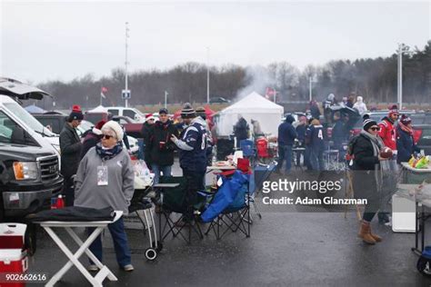 268 Buffalo Bills Tailgate Stock Photos, High-Res Pictures, and Images ...