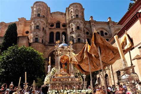 La imágenes de la procesión del Corpus Christi este domingo en Málaga