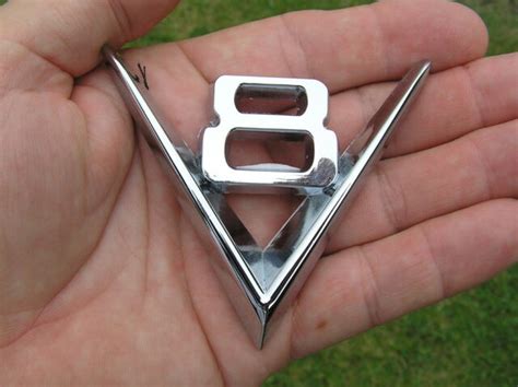 V8 Chrome Metal Car Emblem New Unique Vintage Design Badge Bargain