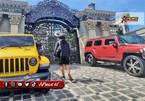 KPK Sita 19 Kendaraan Mewah Termasuk Lamborghini Dan Hummer Dari Rumah