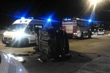 Incidente Sulla Ss Auto Si Ribalta Fra Trani E Barletta