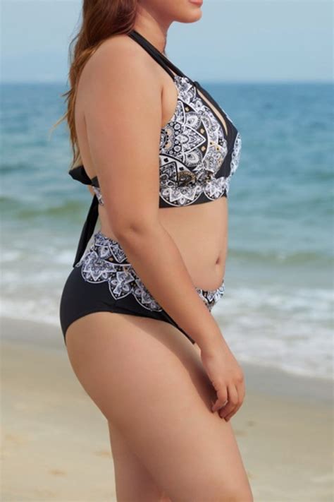 Plus Size Floral Printed Halter V Neck Two Piece Bikini Set Walkonbeach