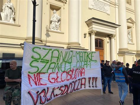 Wiec Tuska W Warszawie Polacy Podzieleni Tusek I Bolki Wprost