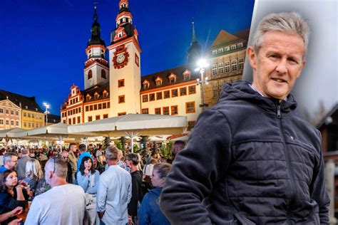 Chemnitzer Weinfest Promi Alarm Jens Wei Flog Schenkt Wein Aus