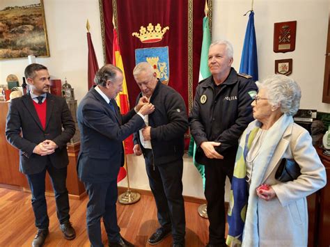 El Ayuntamiento de Chiclana rinde homenaje al policía local Francisco