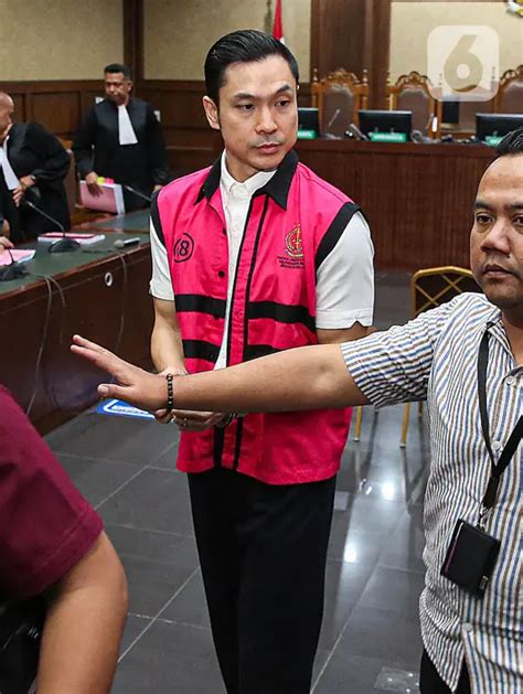 Penampilan Harvey Moeis Saat Jalani Sidang Dakwaan Kasus Korupsi Timah