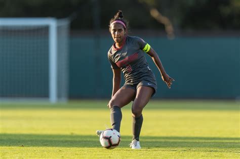 Women's soccer loses a shutout streak but wins big over Arizona