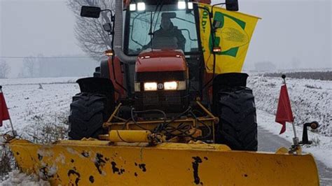 Emergenza Neve In Azione Anche I Trattori Di Coldiretti Lungo Le