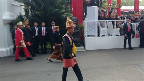 Baju Adat Daerah Ini Pernah Dikenakan Presiden Jokowi Ketika Upacara