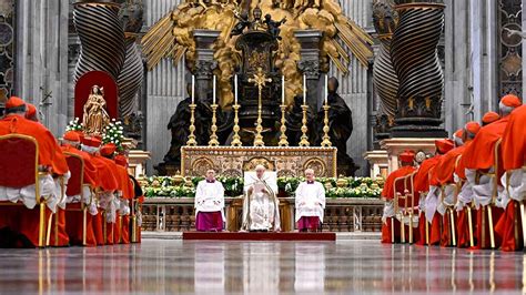 Kirche und Leben de Papst Franziskus berät mit rund 200 Kardinälen