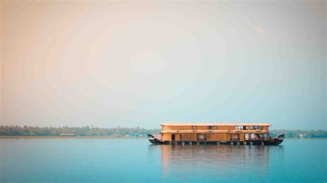 Kerala Houseboat Tour Packages - Pan India Tours