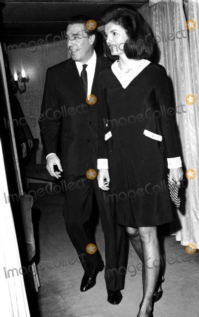 Photos And Pictures Jacqueline Kennedy Onassis Globe Photos Inc