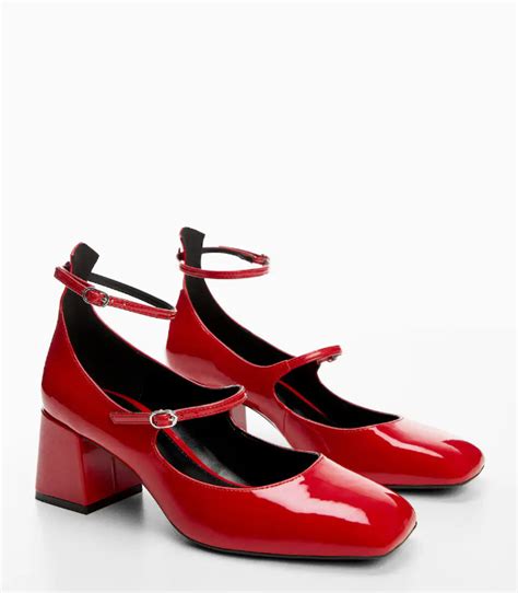 Los Zapatos Rojos De Charol De Mango Elegancia Y Estilo Dignos De