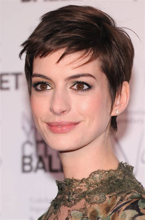 Anne Hathaway: Anne Hathaway Hairstyles