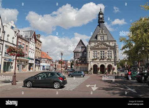 Le centre ville et Mairie de Péronne à proximité de la bataille de la