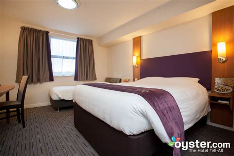 Premier Inn Edinburgh Airport (Newbridge) Hotel Review: What To REALLY ...