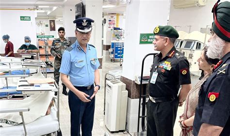 Lt Gen Upendra Dwivedi Visits Army Hospital Research And Referral In