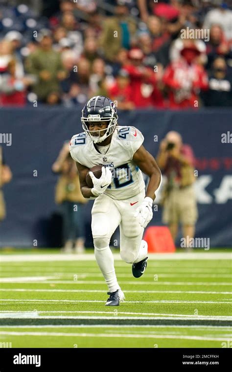 Tennessee Titans Running Back Dontrell Hilliard 40 Carries The Ball