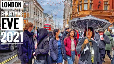 London Christmas Eve 2021 Oxford Street Central London Christmas