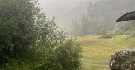 Kr Ftige Schauer Und Entlang Der Voralpen Viel Regen Meteoschweiz