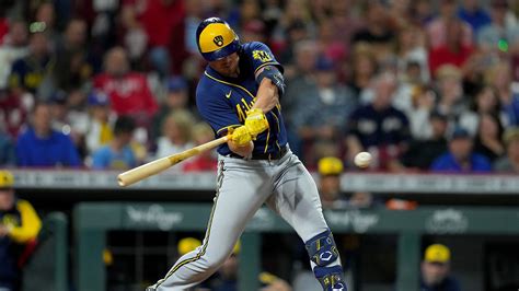 Brewers Beat Reds Hunter Renfroe Homers Twice