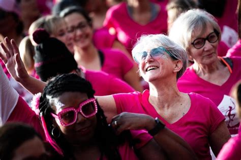 EN IMAGES La Vannetaise foule en rose contre les cancers féminins