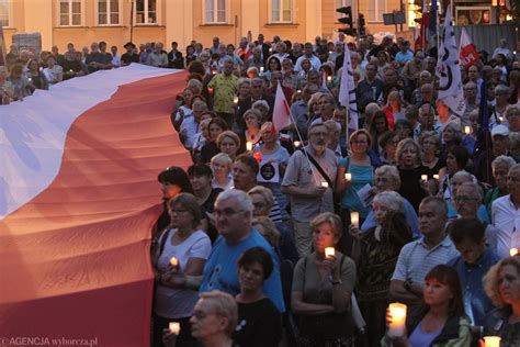 Protest Przed S Dem Najwy Szym Kto Amie Najwy Sze Prawo Ten Zdradza