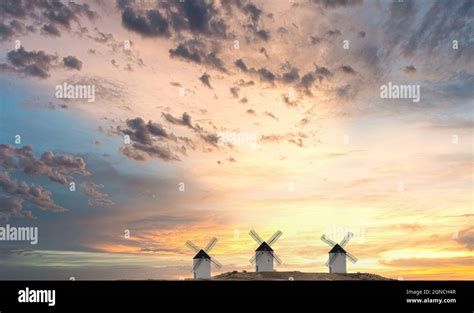 Vintage Farm Windmills Sunset Hi Res Stock Photography And Images Alamy