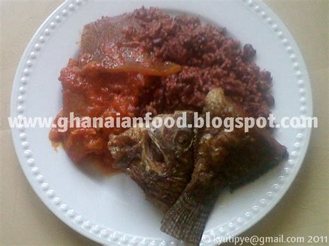 Ghanaian Food: Waakye with Fried Fish and Wele stew