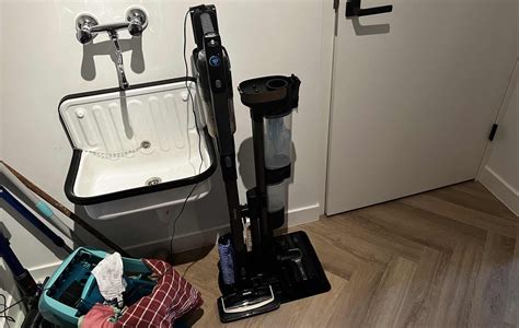 Review: Philips AquaTrio Cordless 9000 - zuigen én dweilen | FWD