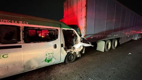 Combi choca contra tráiler en Circuito Exterior Mexiquense UnoTV