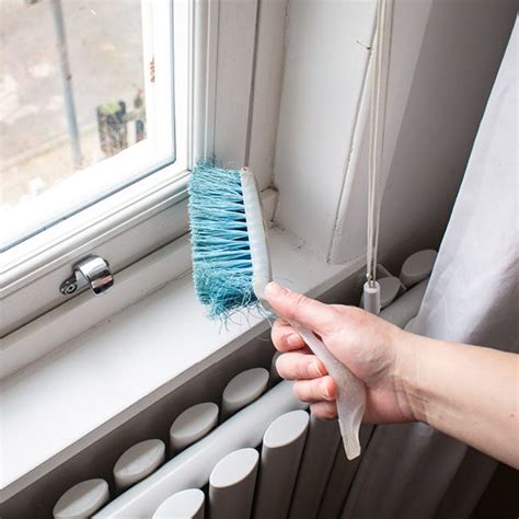 How To Clean Windows Inside And Out Robert Dyas