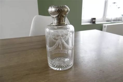 ANCIEN FLACON À parfum en cristal taillé doré et argent massif Baccarat