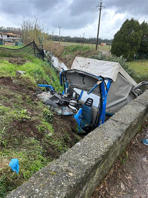 Mezzo Pesante Finisce Fuori Strada A Curinga Muore Sul Colpo Un Enne