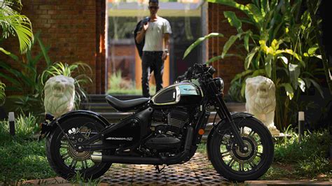 Jawa Yezdi Motorcycles Launched The New Jawa 42 Bobber Black Mirror At