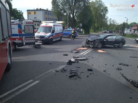 Wypadek W Jastrz Biu Latka Zosta A Uwi Ziona W Samochodzie