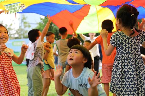 广州目前可为3岁以下婴幼儿提供6万托位，将大力发展普惠托育