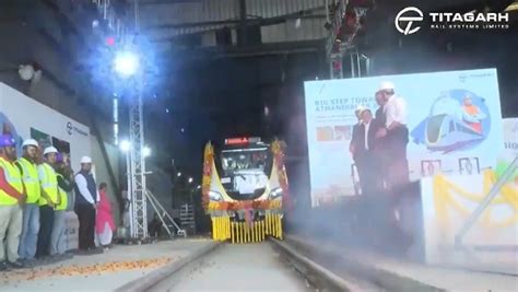 Bengaluru S Namma Metro First Yellow Line Train From Titagarh Rail