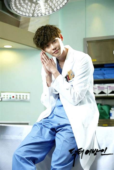 'Doctor Stranger' staff praise Lee Jong Suk's acting skills | Lee jong suk, Lee jong suk doctor ...