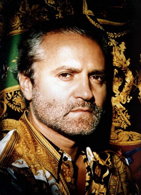 Gianni Versace tributo allesuberanza della creatività TrendsToday