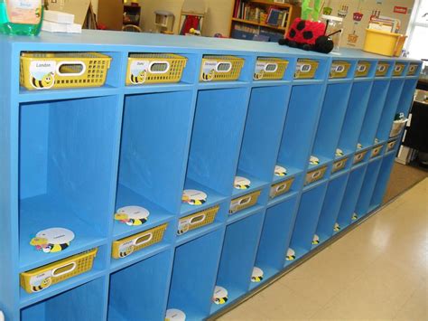 016.JPG 1,600×1,200 pixels | Classroom cubbies, Bookbag storage ...