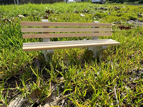 Classic Park Bench – Mini Materials
