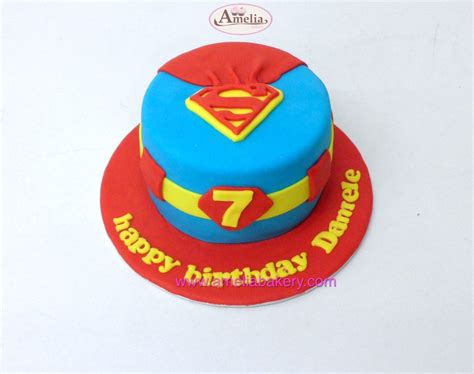 Tarta Fondant Superman Amelia Bakery